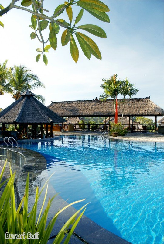 Kamandalu Resort Pool