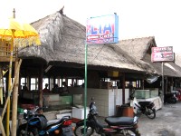 リア･カフェ Lia Cafe ジンバラン イカンバカール - バリ島お店情報 - ぶらりバリ島