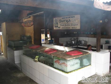 スラヤ･カフェ Surya Cafe ジンバラン イカンバカール - バリ島お店情報 - ぶらりバリ島