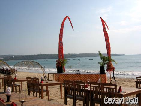 ビーチ･バリ･カフェ BBC Beach Bali Cafe ジンバラン イカンバカール - バリ島お店情報 - ぶらりバリ島