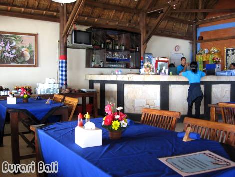 ブルー･マリーン･カフェ Blue Marlin Cafe ジンバラン イカンバカール - バリ島お店情報 - ぶらりバリ島