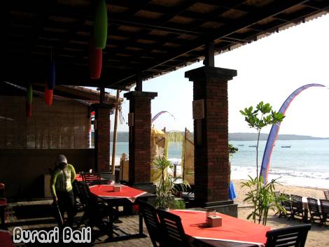 メラスティ･ケドンガナン･カフェ Melasti Kedonganan Cafe ジンバラン イカンバカール - バリ島お店情報 - ぶらりバリ島