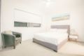 Boutique 3 bed 2 bath apt with balcony city view ホテルの詳細