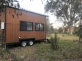 Jindera Park Tiny House ホテルの詳細