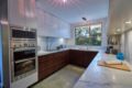 Luxury Apartment in quiet building- great area ホテルの詳細