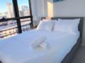 Pride Docklands Apartment with City View High Rise ホテルの詳細