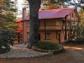Whispering Pines Chalet & Cottages ホテルの詳細