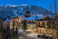 Delta Hotels by Marriott Whistler Village Suites ホテルの詳細