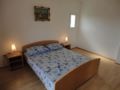Classic two bedroom apartment in Povljana ホテルの詳細