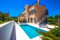 Holiday house with pool, Vila Relax ホテルの詳細
