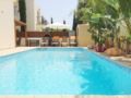 Avramis villa 5 min from the sandy beach ホテルの詳細