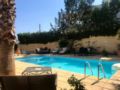 Impressive Oroklini Pool Side Villa ホテルの詳細
