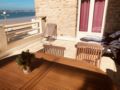 Flat's villa with Terraces beachfront ホテルの詳細