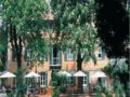 Hostellerie De L'abbaye De La Celle - Les Collectionneurs ホテルの詳細