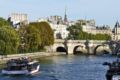 Notre Dame MARAIS Pompidou Luxe 2 Bed 2 Bath ホテルの詳細