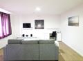 90m2 Wesel Apartment- 3 rooms & kitchen for groups ホテルの詳細