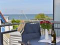 Beach Front Flat, Just Steps From The Sea ホテルの詳細