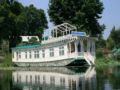 Moonshine Group of Houseboats ホテルの詳細