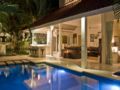 3 BDR Tropical Villa in Seminyak ホテルの詳細