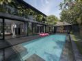 4 BDR Villa Close Canggu Beach ホテルの詳細