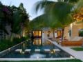 5 Bedroom Luxury Villa at Seminyak Centre ホテルの詳細