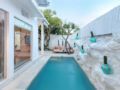 Boho-chic 2BR Villa short drive from Omnia DayClub ホテルの詳細