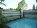 Family pool villa 6 pax near Jatim Park 3, Batu ホテルの詳細