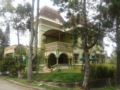 Family Victorian Villa kota bunga ホテルの詳細
