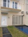 Hideaway Villa Batu Layar B15 ホテルの詳細