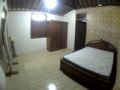 Karang Kedemple JOGLO bed room 1 ホテルの詳細