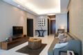 Luxury 2BR at The Peak Apartment By Travelio ホテルの詳細