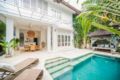 Luxury 3 bedroom villa with pool in Seminyak ホテルの詳細