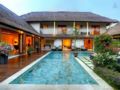 Luxury 5 Bedroom Seminyak Beach - PROMO ホテルの詳細