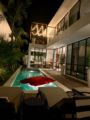 Luxury Villa with private pool in Berawa Canggu ホテルの詳細