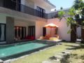 Nanda villa good villa with chiper price ホテルの詳細