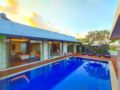 Nusa Dua 3 bedroom swimming pool Ocean view villas ホテルの詳細