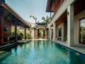 Seminyak 7 Bedrooms, 10 Beds, Great Value ホテルの詳細