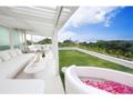 Stunning 5BR Luxury Private Villa Beachfront ホテルの詳細