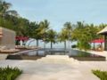 The Royal Santrian Luxury Beach Villas ホテルの詳細