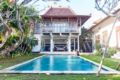 Villa Kokokan, steps to the beach, central Canggu ホテルの詳細