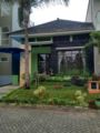 VILLA Murah Kota Batu Bagawanta 1 ホテルの詳細