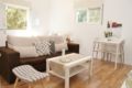 Holiday studio apartment near the Bahai gardens ホテルの詳細