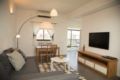 Stylish Chic 2BR Bauhaus Apartment - Heart of TLV ホテルの詳細