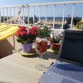 Unique Roof Apartment With Sea View ホテルの詳細