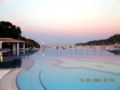 Hotel E Residence Cala Di Mola ホテルの詳細