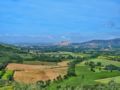 Tuscan Retreat with Infinity Pool 'wow' Views ホテルの詳細