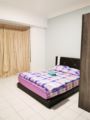 2 Bedrooms Apartment Teluk Kemang ホテルの詳細