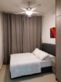Aisaac Guesthouse 3 Bedrooms Shah Alam Free Lunch ホテルの詳細