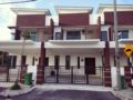 AUFA Homestay (depan hospital) ホテルの詳細