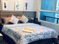 Cozy Studio Suite with Seaview near Queensbay Mall ホテルの詳細